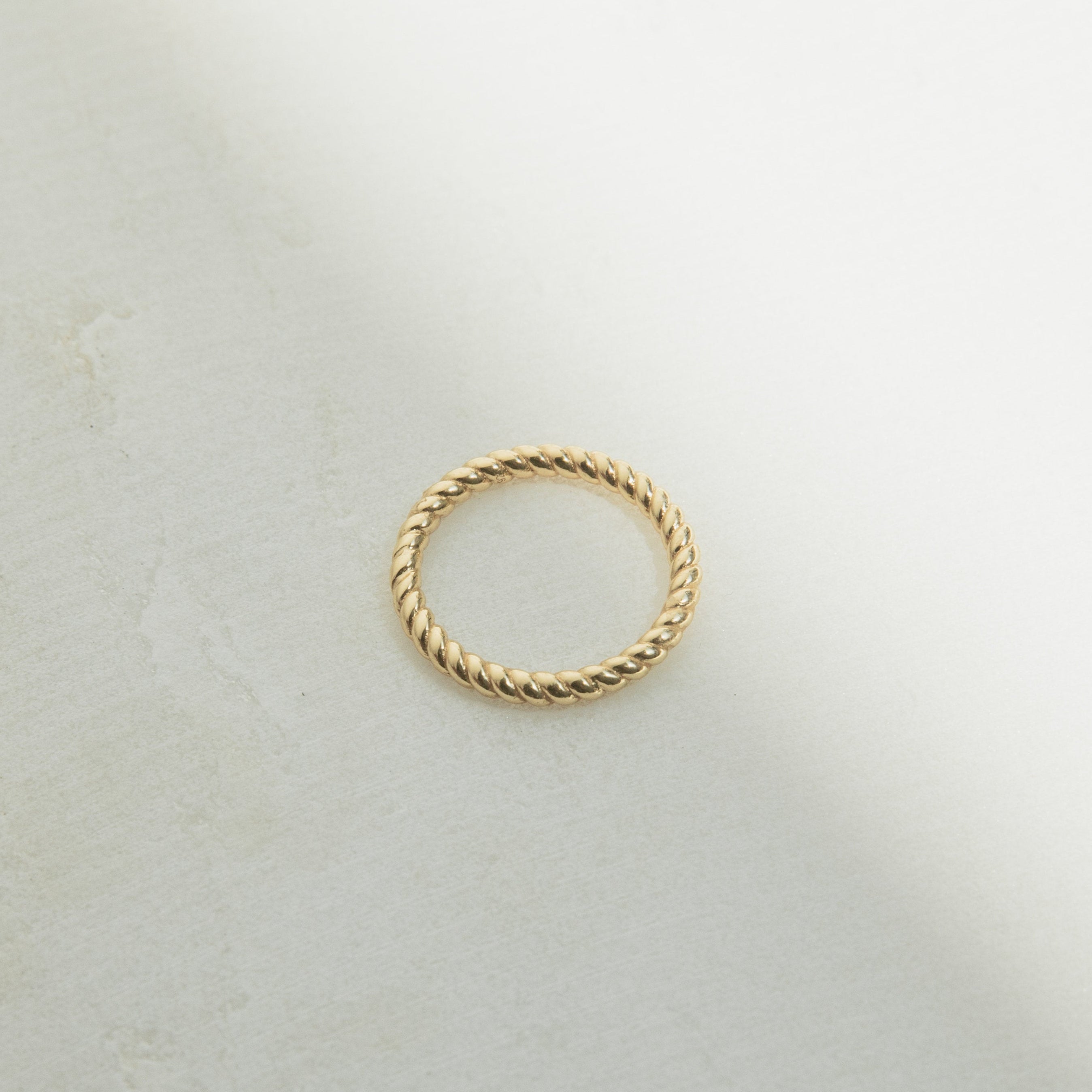 Lea Twisted Band Ring: Effortless Elegance with a Twist